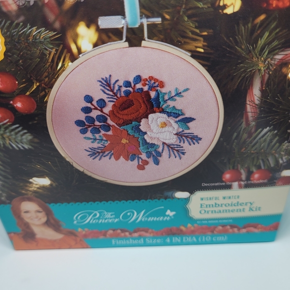 Embroidery Ornament kit by The Pioneer Women "wishful winter" retired new - Picture 3 of 11